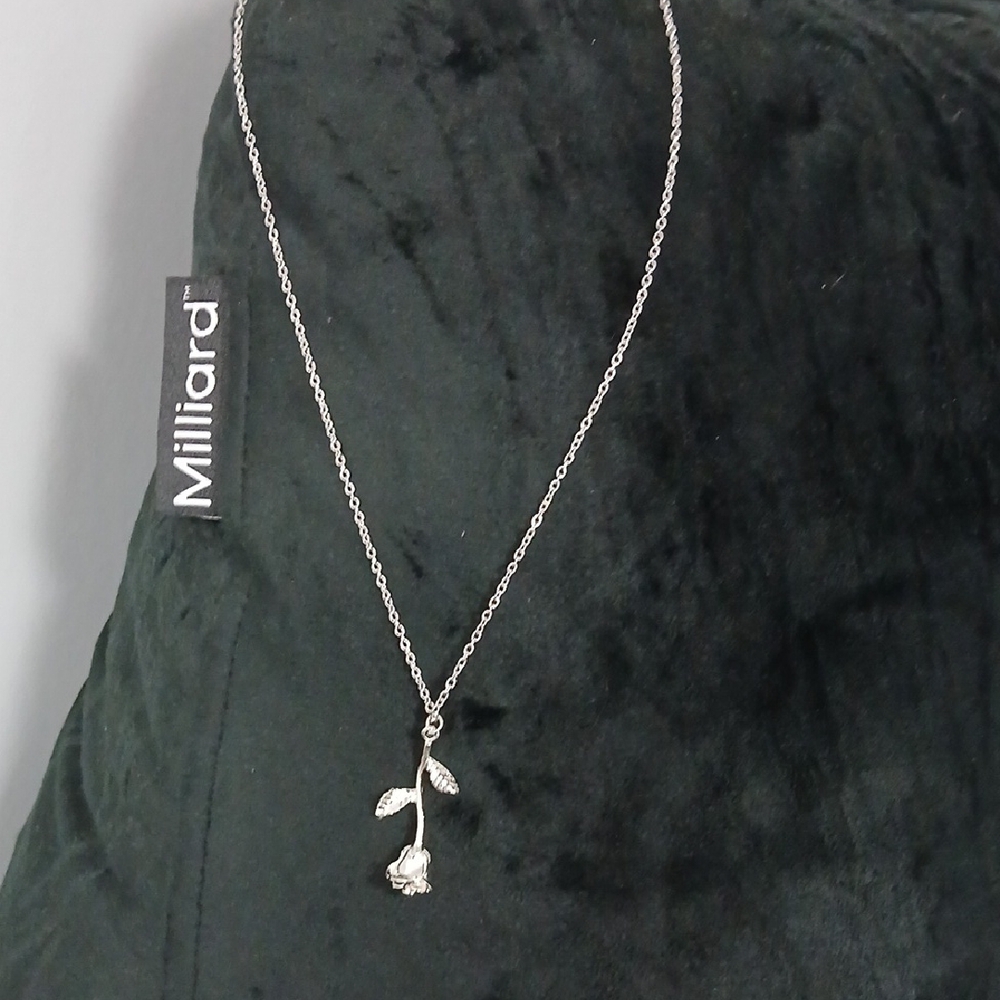 Silver Rose Pendant Necklace